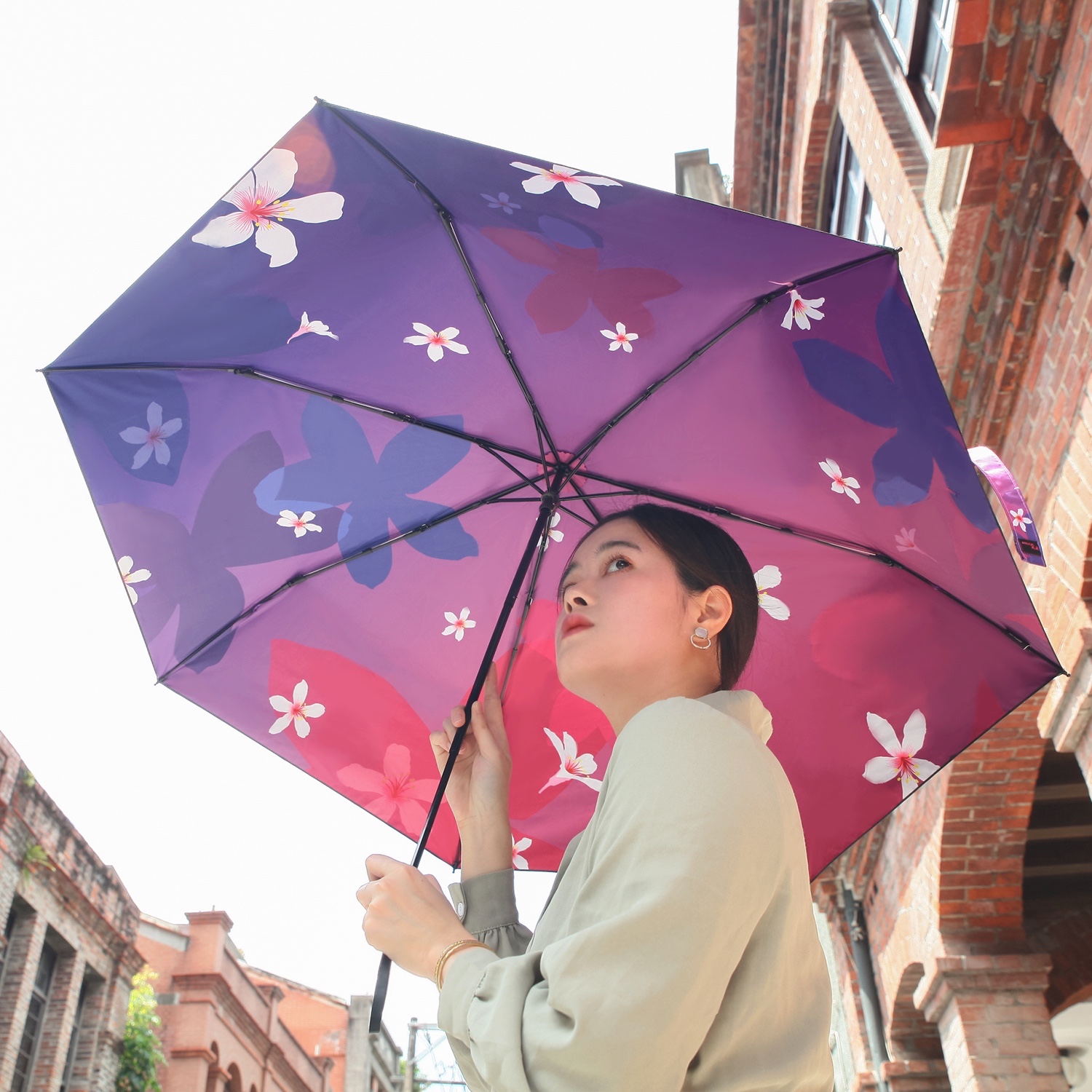 二十五吋加大傘面，想獨佔或兩人共享美麗星空都ＯＫ！