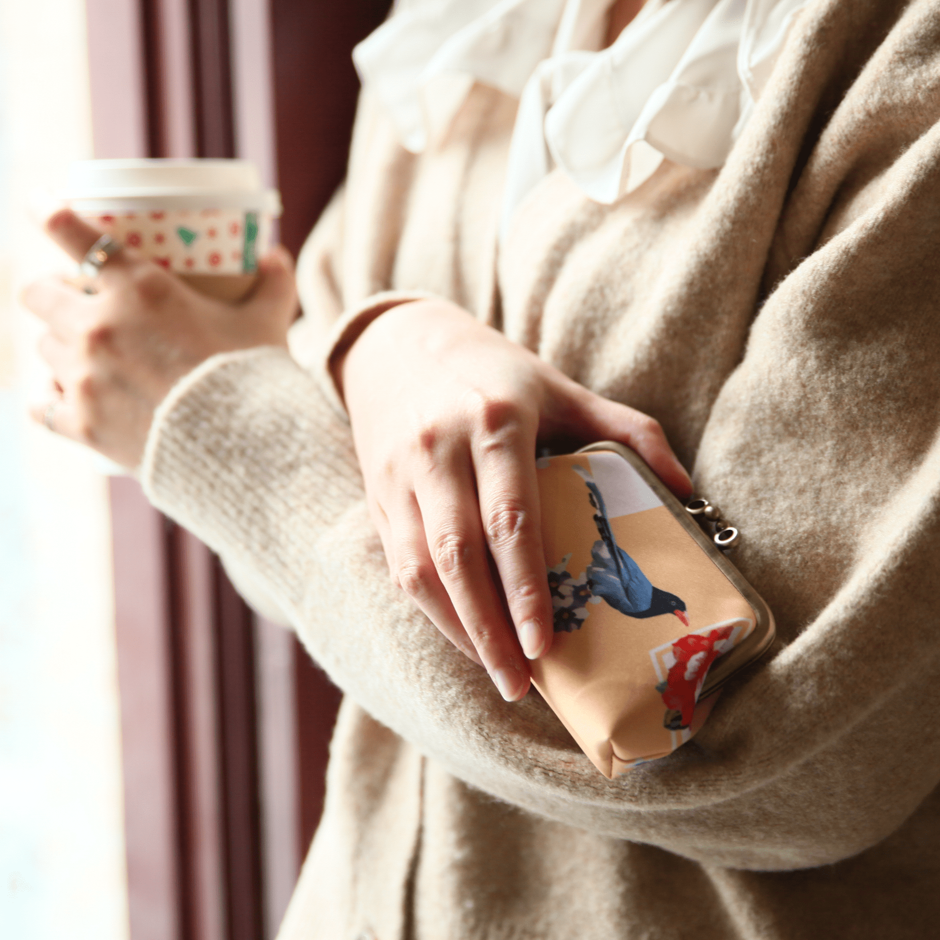 藍鵲牡丹口金零錢包，陪你一起品味生活。